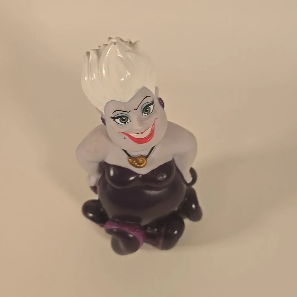 Disney The‎ Little Mermaid Ursula Figure 8